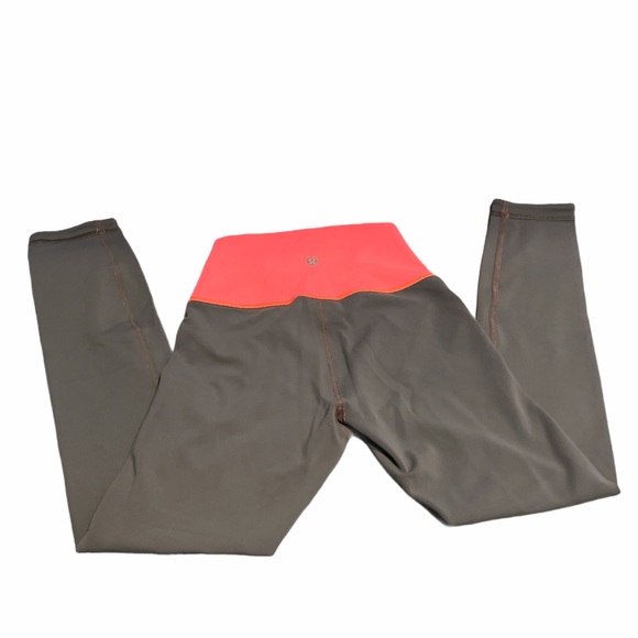 Lululemon High Times Reversible Pants. Size 2 - Picture 7 of 11